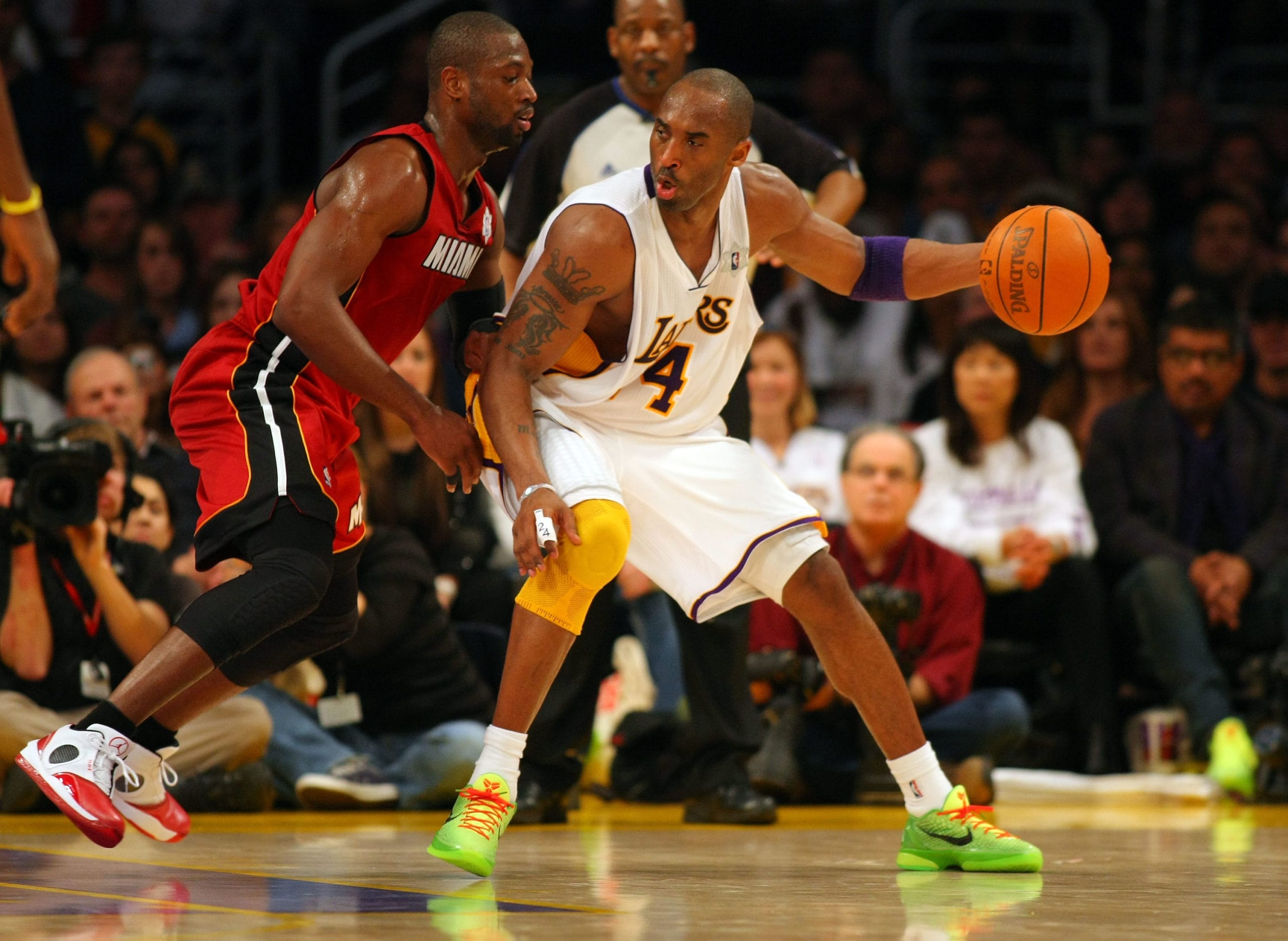 Lakers Video: Anthony Davis Shares Look At Nike Kobe 6 Protro 'Grinch'